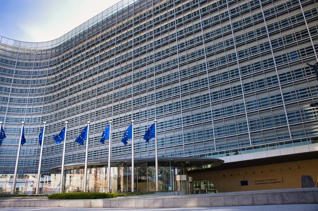 IA : la décision d'Anthropic d'exclure l'Europe des modèles les plus avancés suscite l'indignation