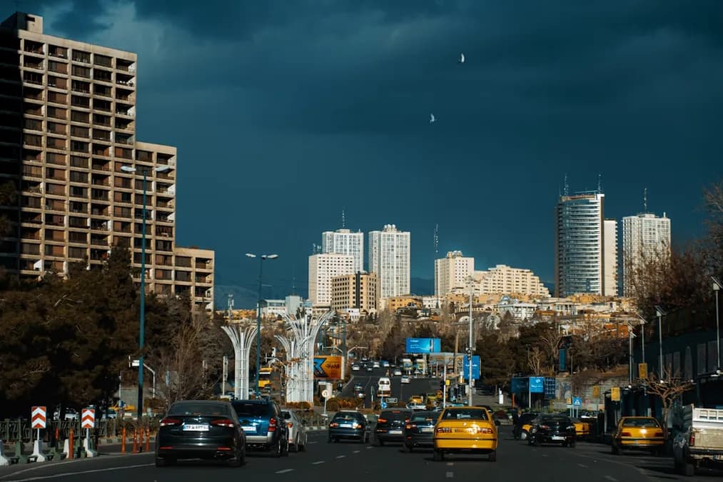 Report des pourparlers USA-Iran en Suisse, le guide suprême iranien approuve avec réserves