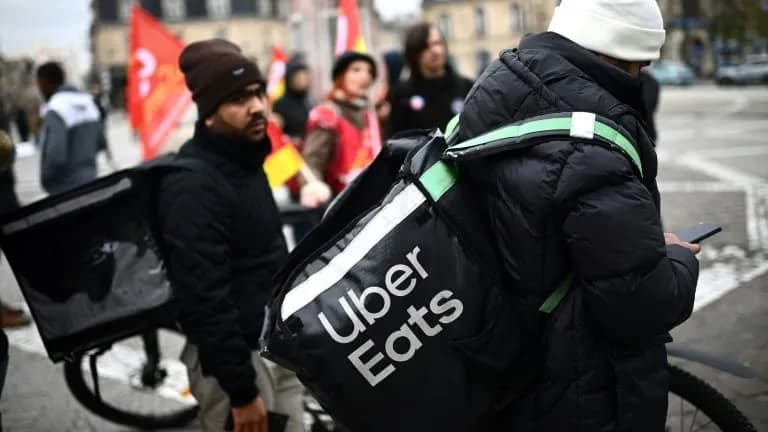 Livreurs Uber Eats et Deliveroo réclament la transparence des algorithmes de rémunération et désactivation