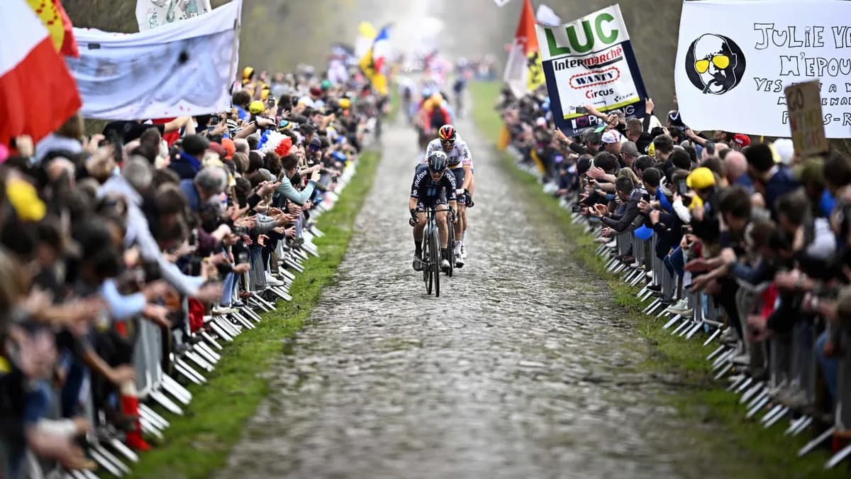 Paris-Roubaix : des pavés volés mettent en danger la sécurité des coureurs dans deux secteurs emblématiques
