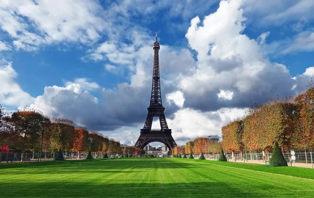Paris : Dix blessés dans un incendie provoqué par un chargeur de portable défectueux