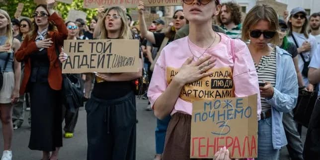 Guerre en Ukraine : Kiev affirme avoir frappé deux pétroliers russes