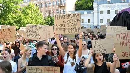 Ukraine : le départ de Mykhaïlo Fedorov plonge le pays dans une crise