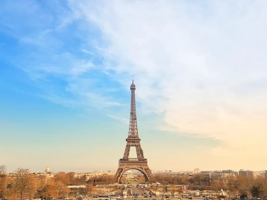 Incendies en France et en Espagne : situation critique