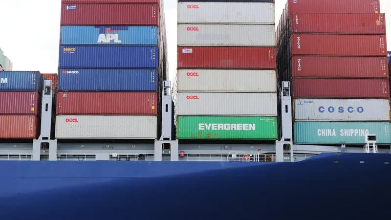 Déficit commercial en juillet : hausse des importations automobiles et aéronautiques