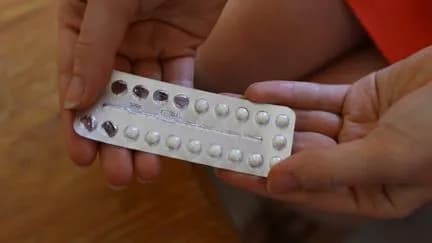 Pilules désogestrel : ANSM alerte 1,6 million de femmes, un gynécologue rassure