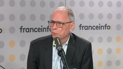 Jean Tirole préconise d'agir sur les revenus et les salaires plutôt que de baisser le prix de l'essence