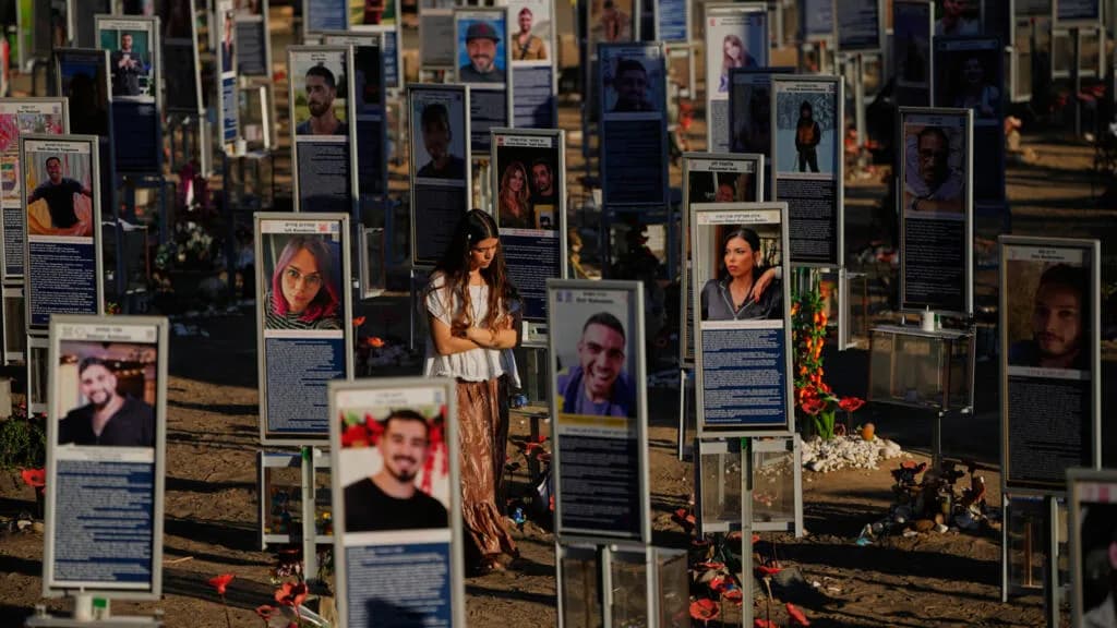 Israël : hommages du 7 octobre et débat sur enquête indépendante avant les législatives