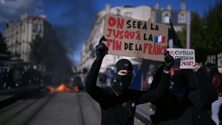 Garde à vue des lycéens en colère : 6 800 détentions depuis le lancement du mouvement