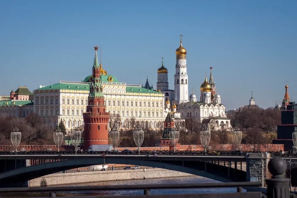 La Banque centrale de Russie abaisse son taux directeur à 14,5% pour relancer la croissance