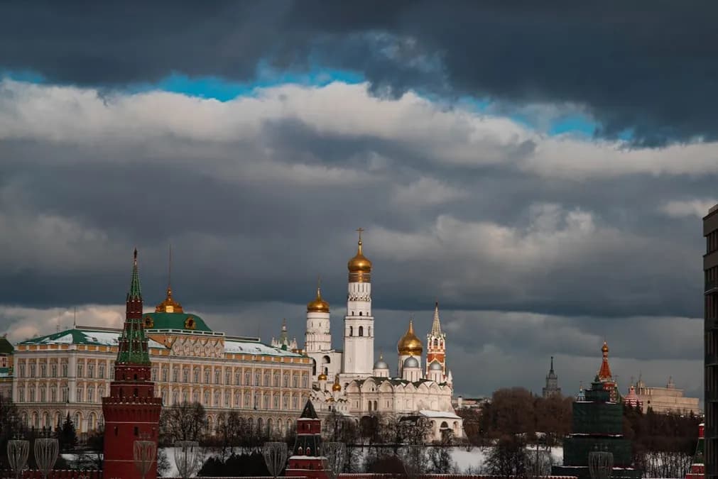 Composants américains datés de 2025 découverts dans des drones russes en Ukraine