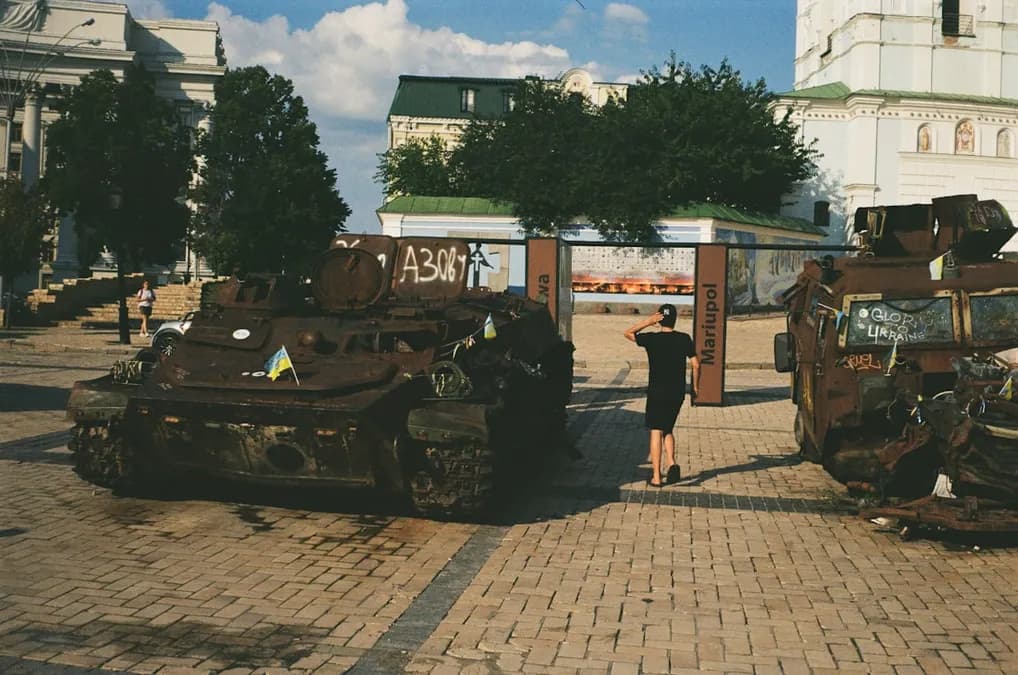 Analyse : Macron dénonce les attaques sur Kiev, signe d'une impasse russe dans la guerre en Ukraine