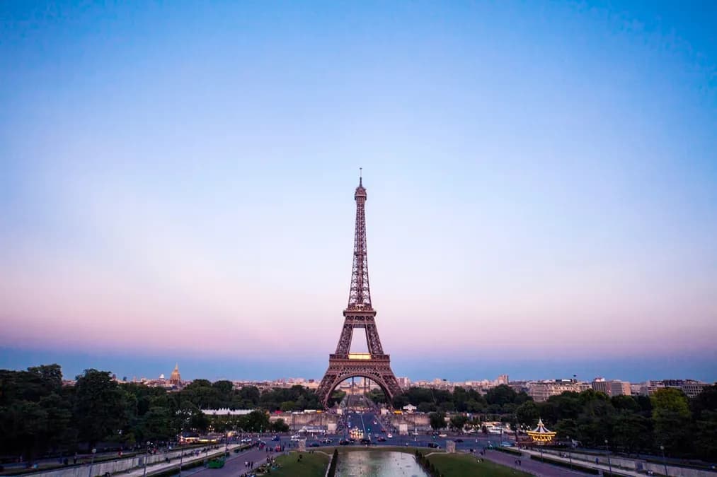 Heatwaves en France : Laurent Nuñez impose des adaptations des mesures de sécurité pour les événements publics