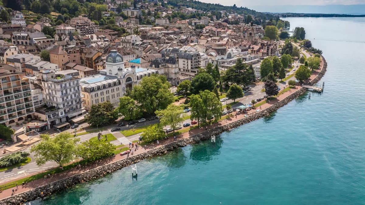Évian-les-Bains : Pourquoi cette ville accueille-t-elle tant de sommets internationaux ?