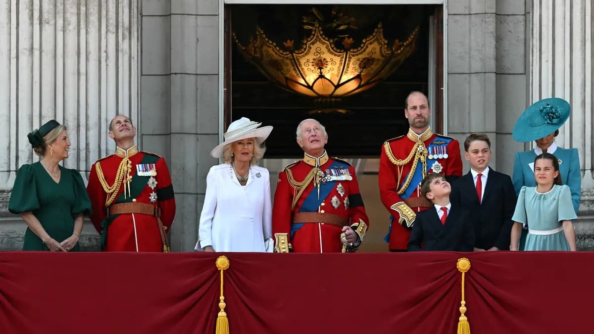 Moins de membres de la famille royale sur le balcon de Buckingham pour la parade