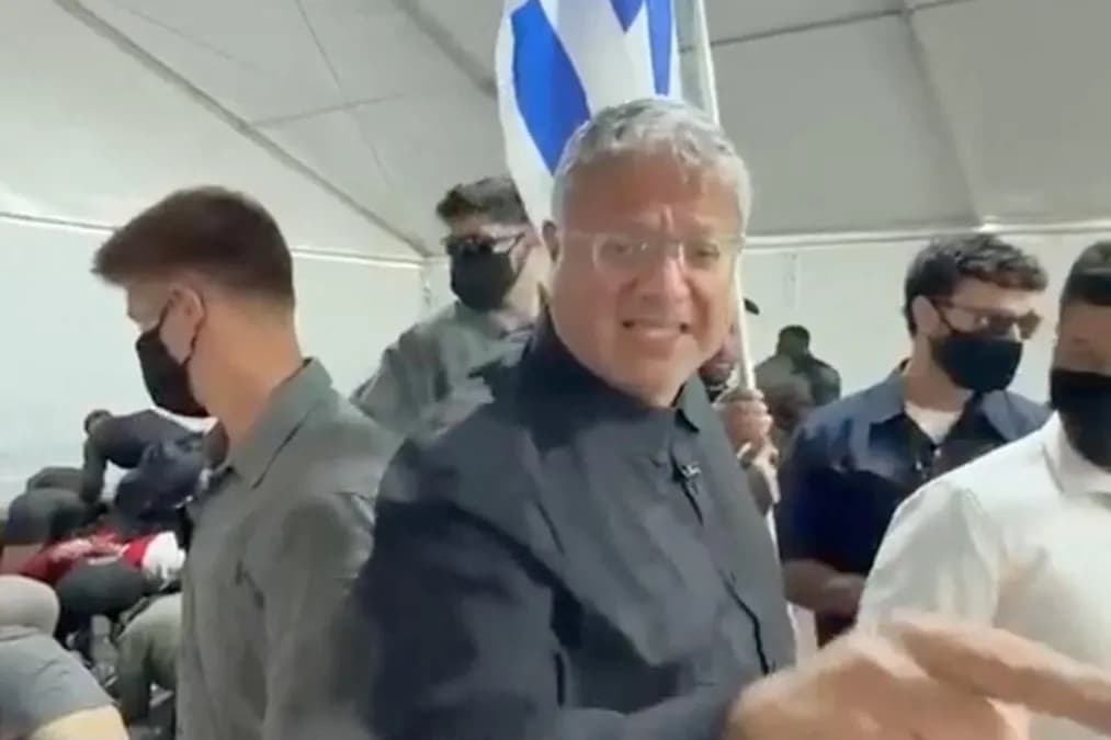 Israël : les images choquantes de militants de la flottille pour Gaza humilient le gouvernement