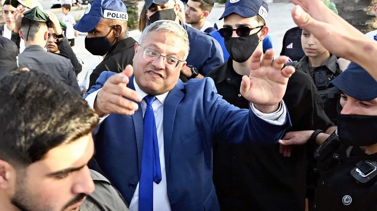 Flottille pour Gaza : militants agenouillés devant le ministre israélien Ben Gvir
