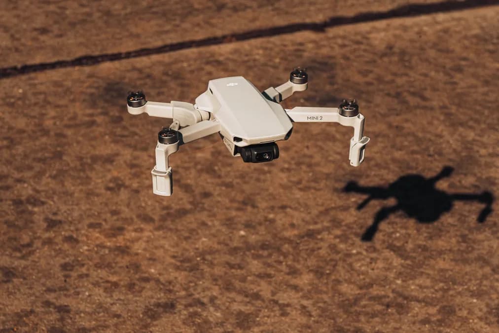 Drones sur le front ukrainien : pilotage local vs contrôle depuis les États-Unis