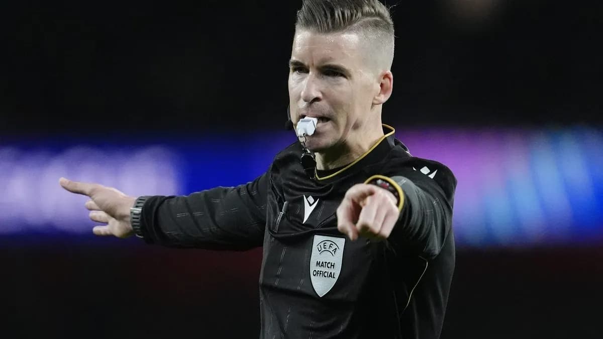 Décryptage : préparation des arbitres français François Letexier et Clément Turpin pour la Coupe du monde de football