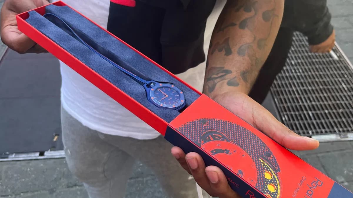 Montres Swatch x Audemars Piguet : revente jusqu'à 4 fois le prix initial sur Internet