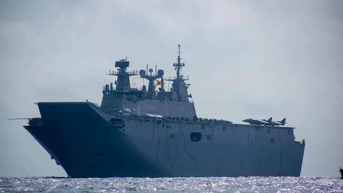 Déploiement stratégique du porte-avions Charles de Gaulle en mer Rouge face à la crise au Moyen-Orient