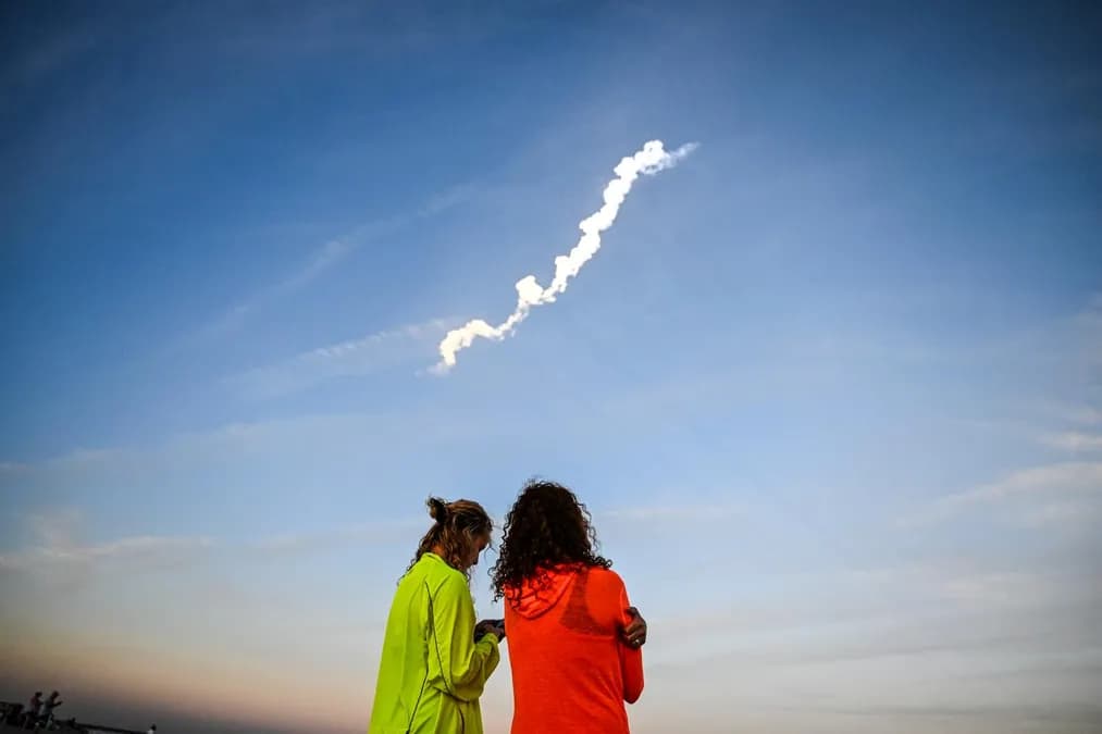 Starlink vs IRIS² : qui domine la guerre des satellites militaires en 2026 ?