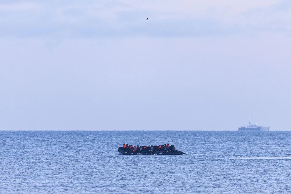 Migrants traversant la Manche vers l’Angleterre : plus de 200 000 passages depuis 2018 selon Londres