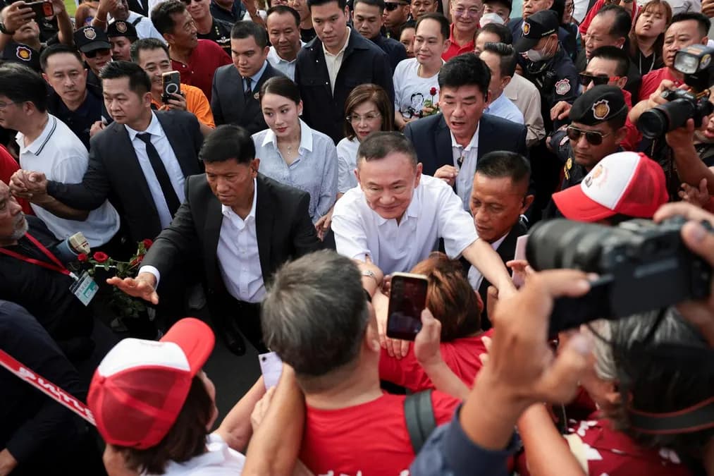Thaïlande 2026 : Thaksin Shinawatra retrouve la liberté sous conditions, quel avenir politique ?