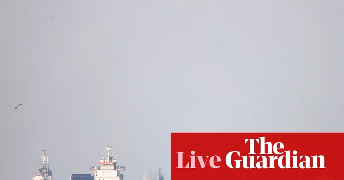 Trump suspend l'escorte militaire américaine dans le détroit d'Hormuz après une journée en 2026
