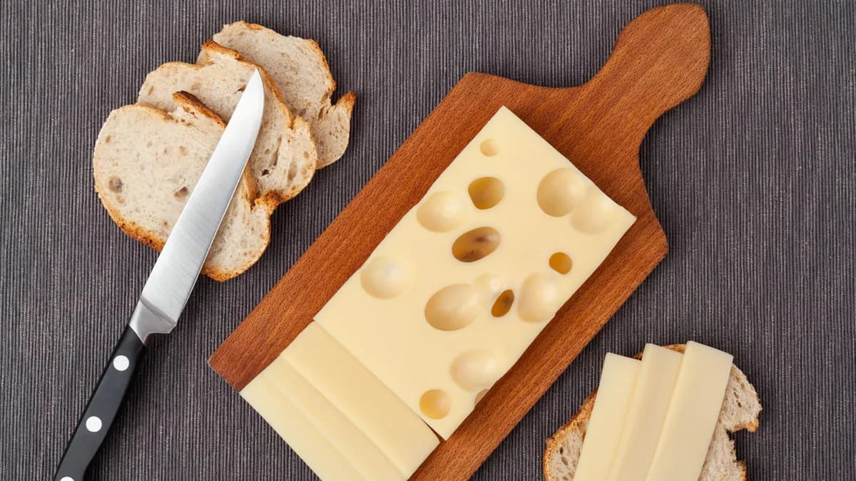 L'emmental et ses trous : quand la poudre de foin a sauvé une tradition fromagère